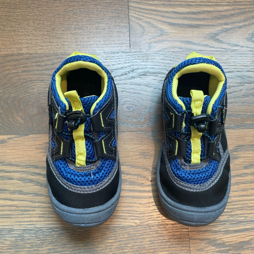 Water shoes size 9